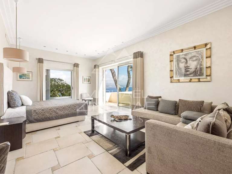 Villa Cap-d-antibes - 5 chambres - 350m²