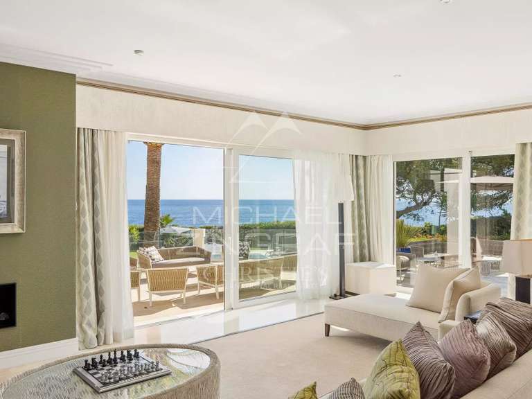 Villa Cap-d-antibes - 5 chambres - 350m²