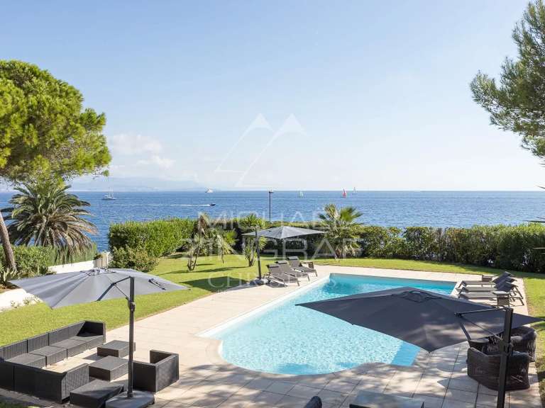 Villa Cap-d-antibes - 5 chambres - 350m²