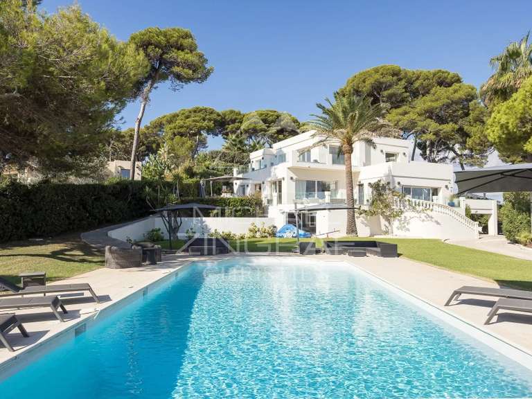 Villa Cap-d-antibes - 5 chambres - 350m²