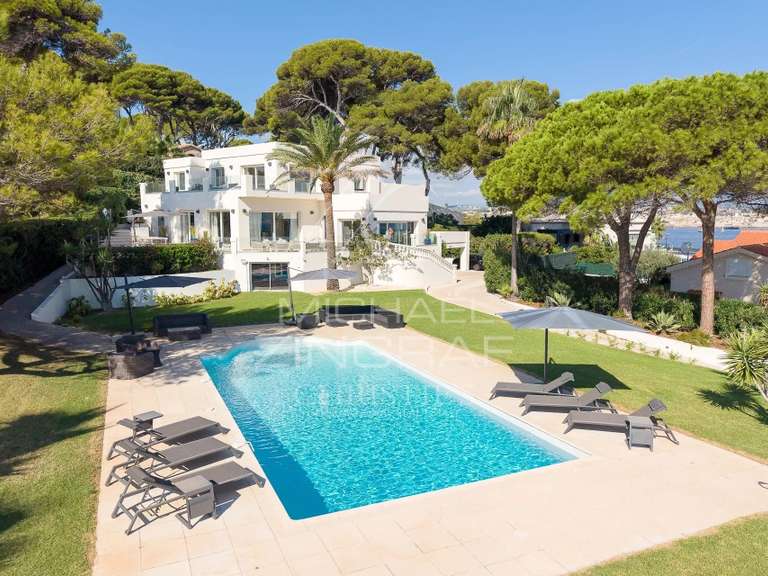 Villa Cap-d-antibes - 5 chambres - 350m²