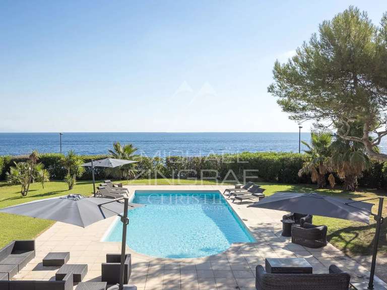 Villa Cap-d-antibes - 5 chambres - 350m²