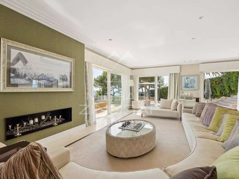 Villa Cap-d-antibes - 5 chambres - 350m²