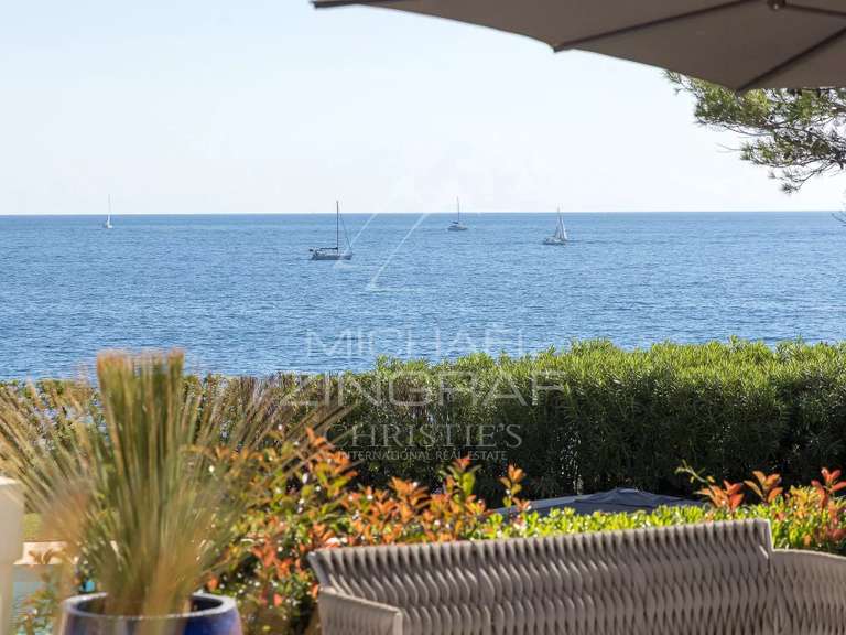 Villa Cap-d-antibes - 5 chambres - 350m²