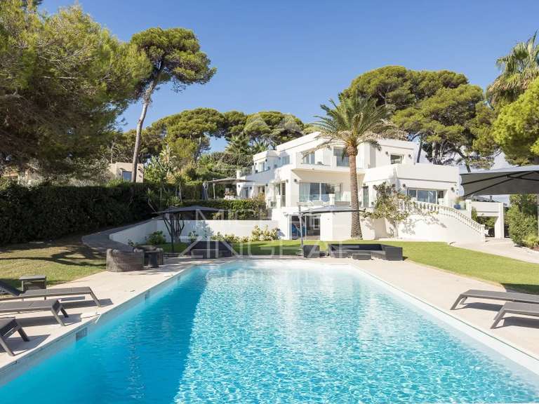 Villa Cap-d-antibes - 5 chambres - 350m²