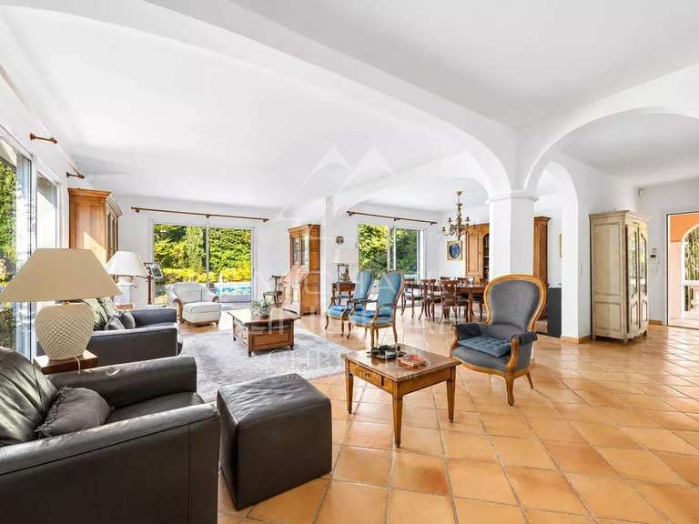 Villa Cap-d-antibes - 5 chambres - 224m²