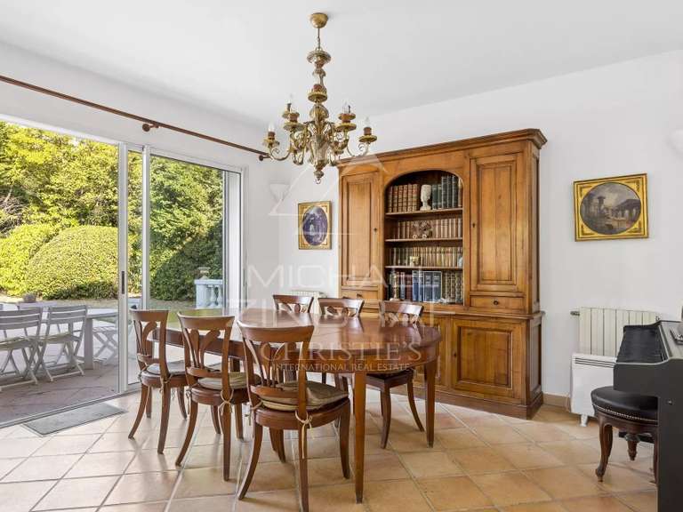 Villa Cap-d-antibes - 5 chambres - 224m²