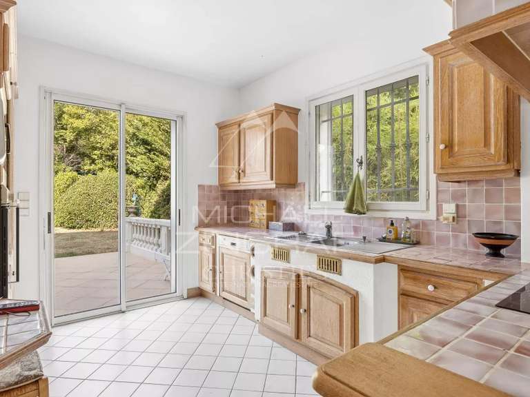 Villa Cap-d-antibes - 5 chambres - 224m²