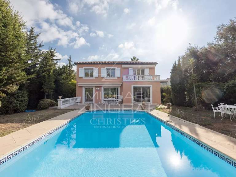 Villa Cap-d-antibes - 5 chambres - 224m²