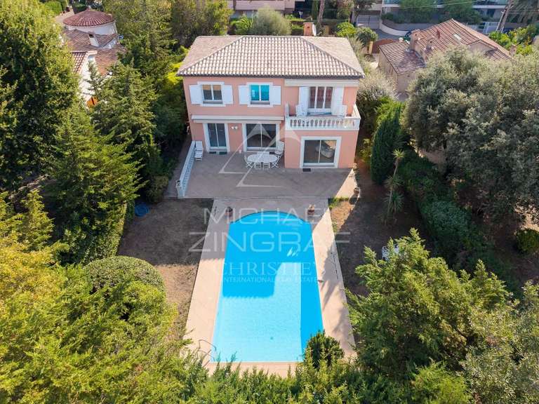Villa Cap-d-antibes - 5 chambres - 224m²