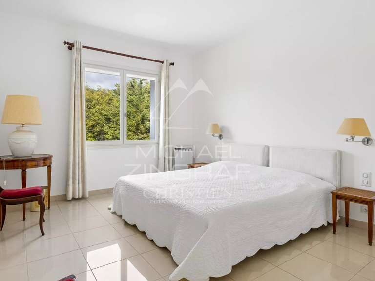Villa Cap-d-antibes - 5 chambres - 224m²