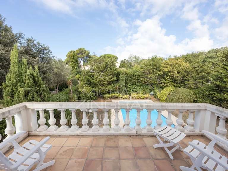Villa Cap-d-antibes - 5 chambres - 224m²