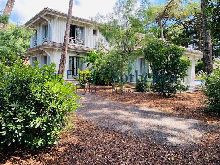 House cap-ferret - 5 bedrooms - 194m²