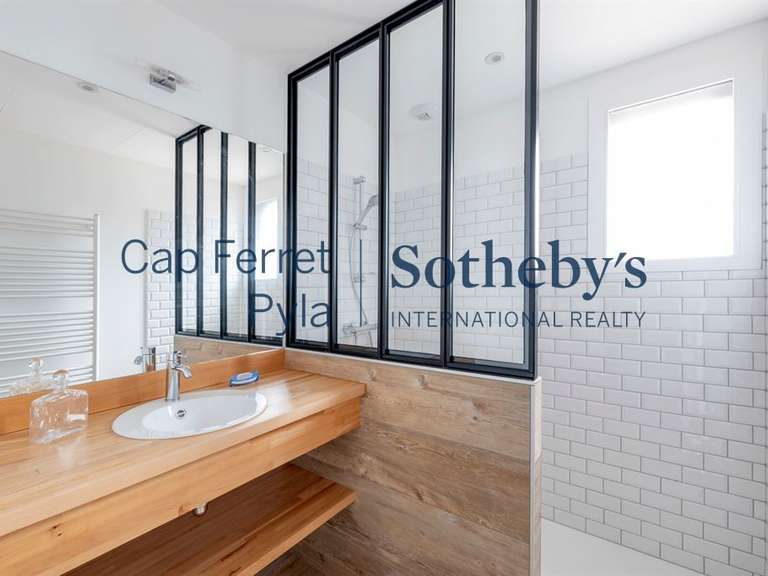 House cap-ferret - 8 bedrooms - 375m²