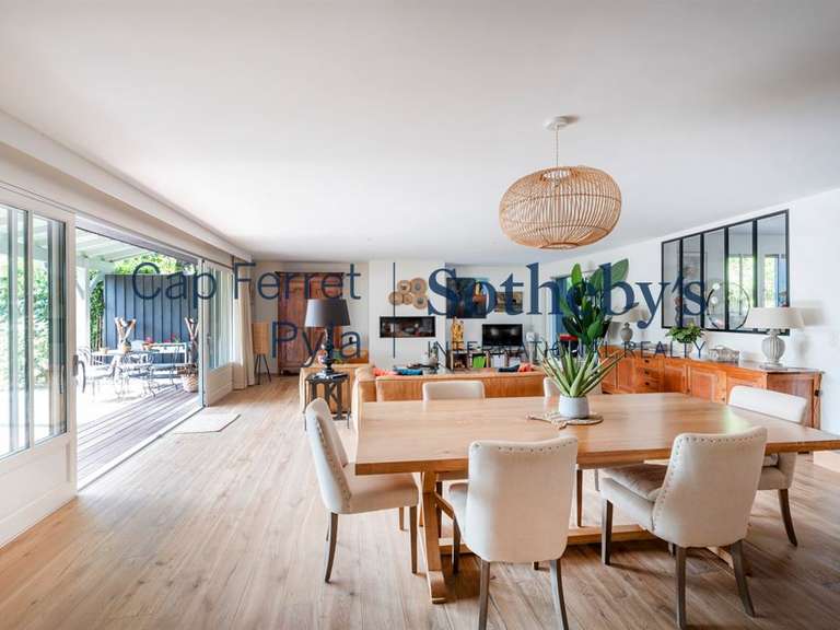 House cap-ferret - 8 bedrooms - 375m²
