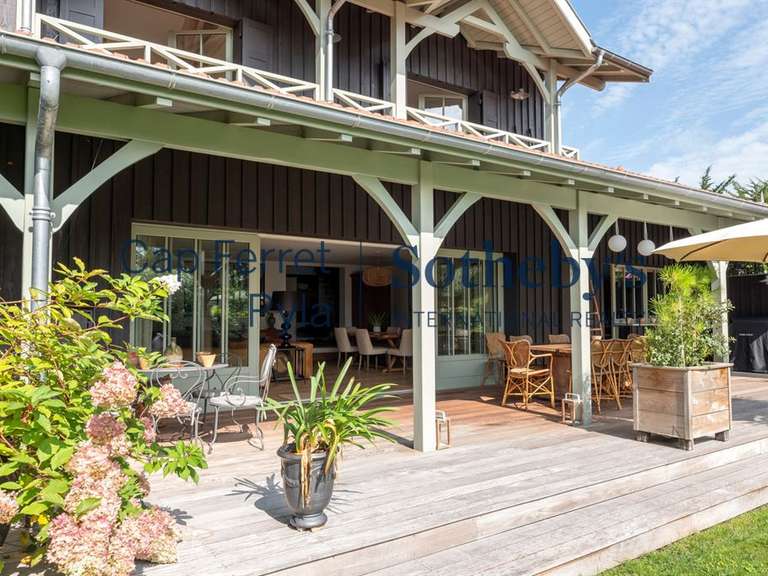 House cap-ferret - 8 bedrooms - 375m²