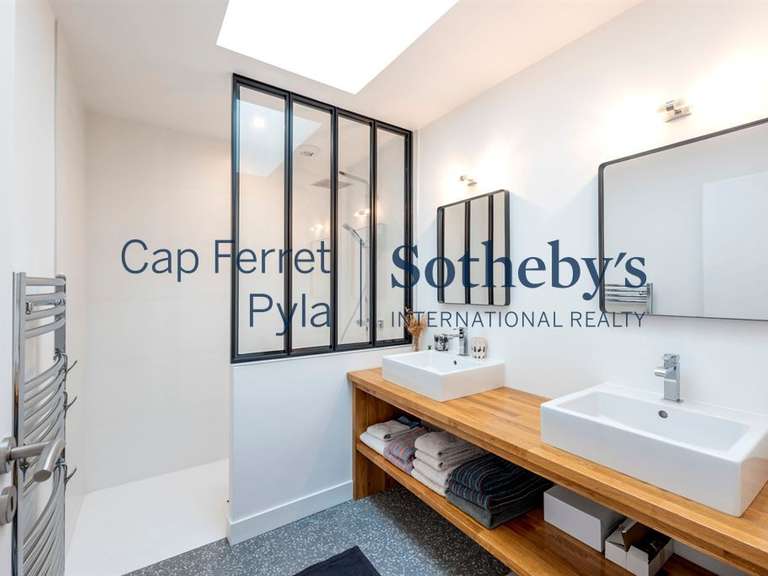 House cap-ferret - 8 bedrooms - 375m²