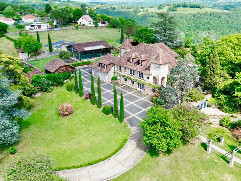 Maison Capdenac - 7 chambres - 520m²