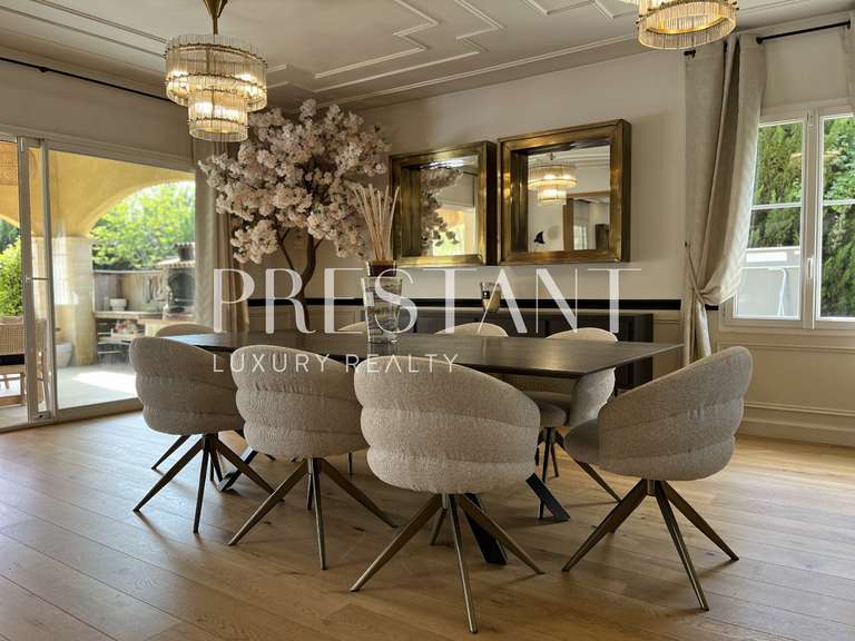 Maison Carbon-Blanc - 5 chambres - 306m²