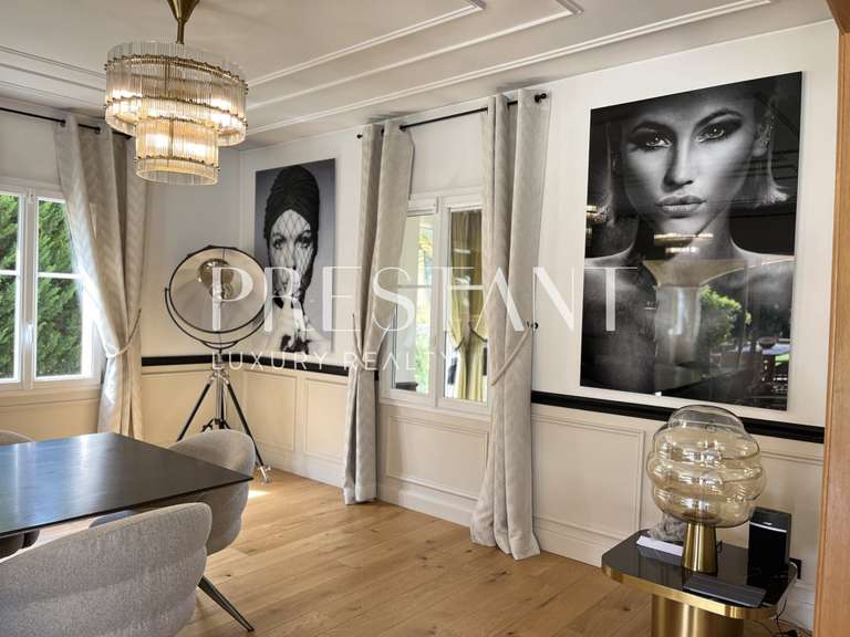 Maison Carbon-Blanc - 5 chambres - 306m²