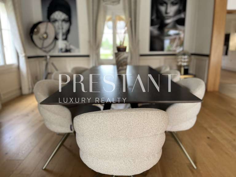 Maison Carbon-Blanc - 5 chambres - 306m²