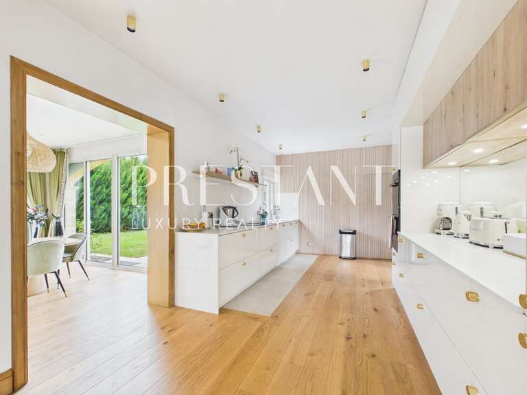 Maison Carbon-Blanc - 5 chambres - 306m²