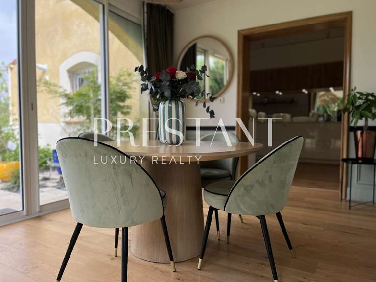 Maison Carbon-Blanc - 5 chambres - 306m²