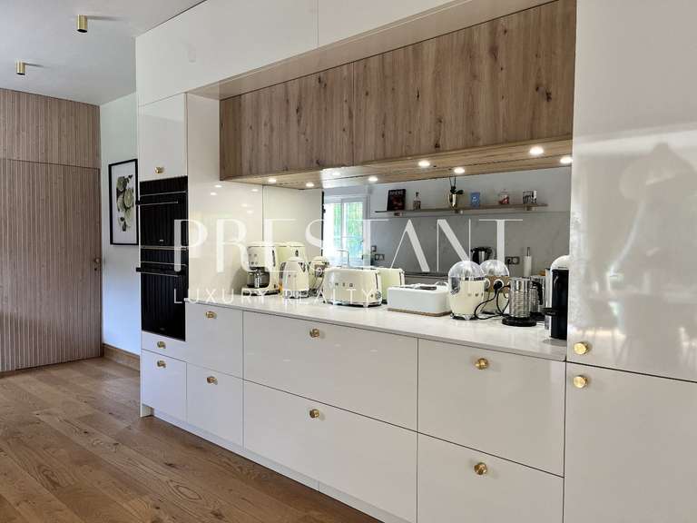 Maison Carbon-Blanc - 5 chambres - 306m²