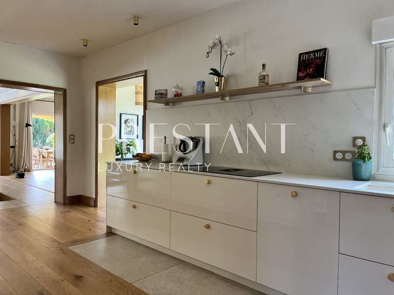 Maison Carbon-Blanc - 5 chambres - 306m²