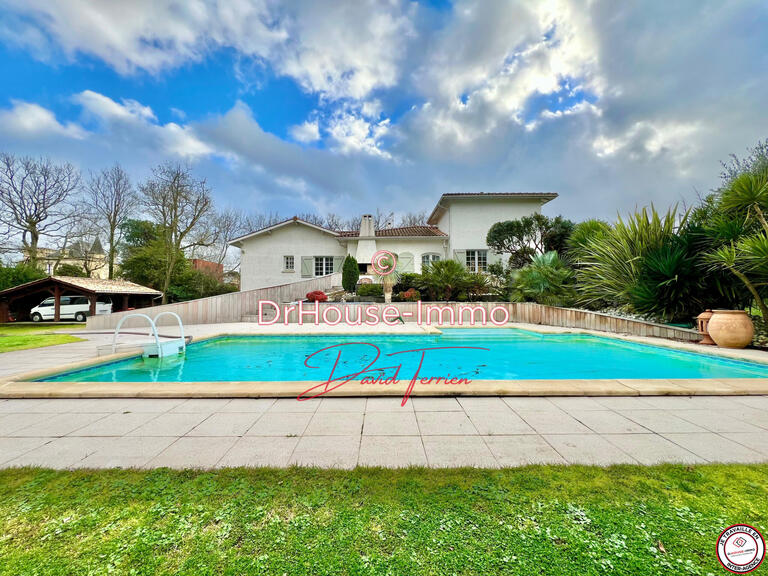 Villa Carbon-Blanc - 4 chambres - 156m²