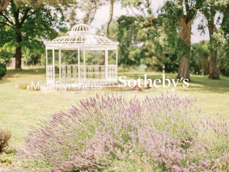 Château Carcassonne - 33 chambres - 1700m²