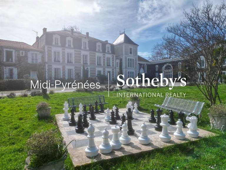 Château Carcassonne - 33 chambres - 1700m²