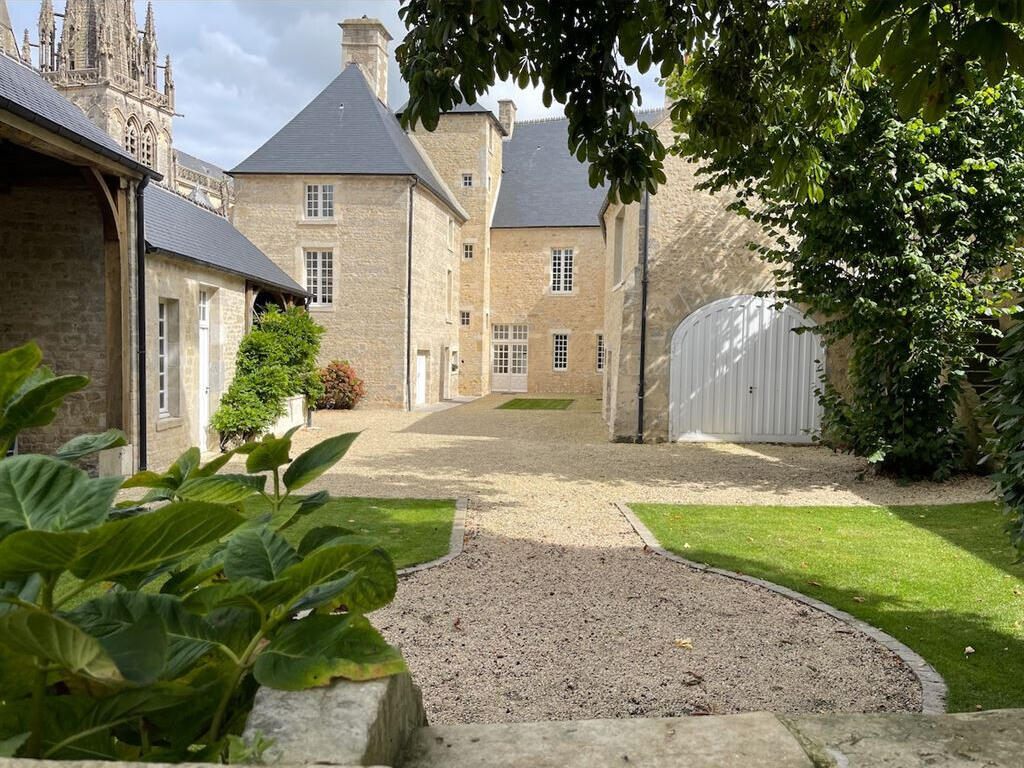 House Carentan