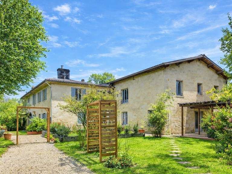 Maison Carignan-de-Bordeaux - 7 chambres - 401m²