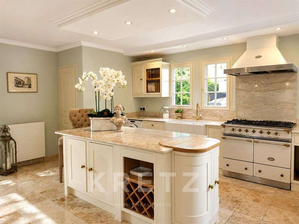 House Carlux