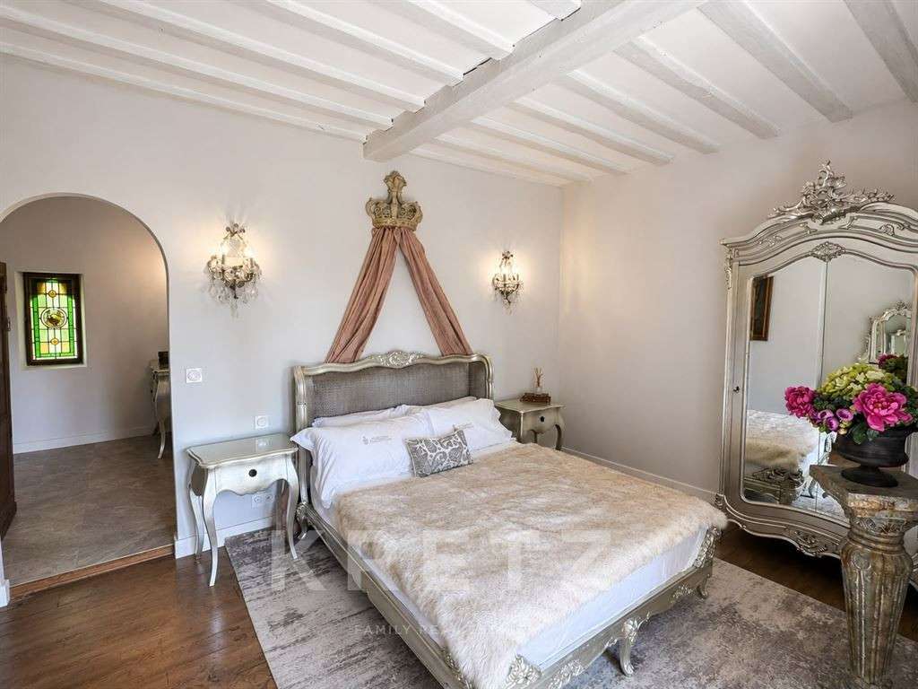 House Carlux