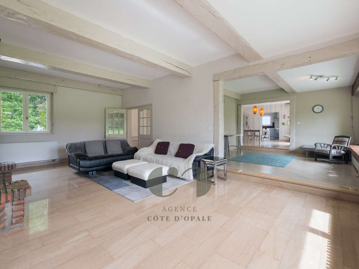 Maison Carly