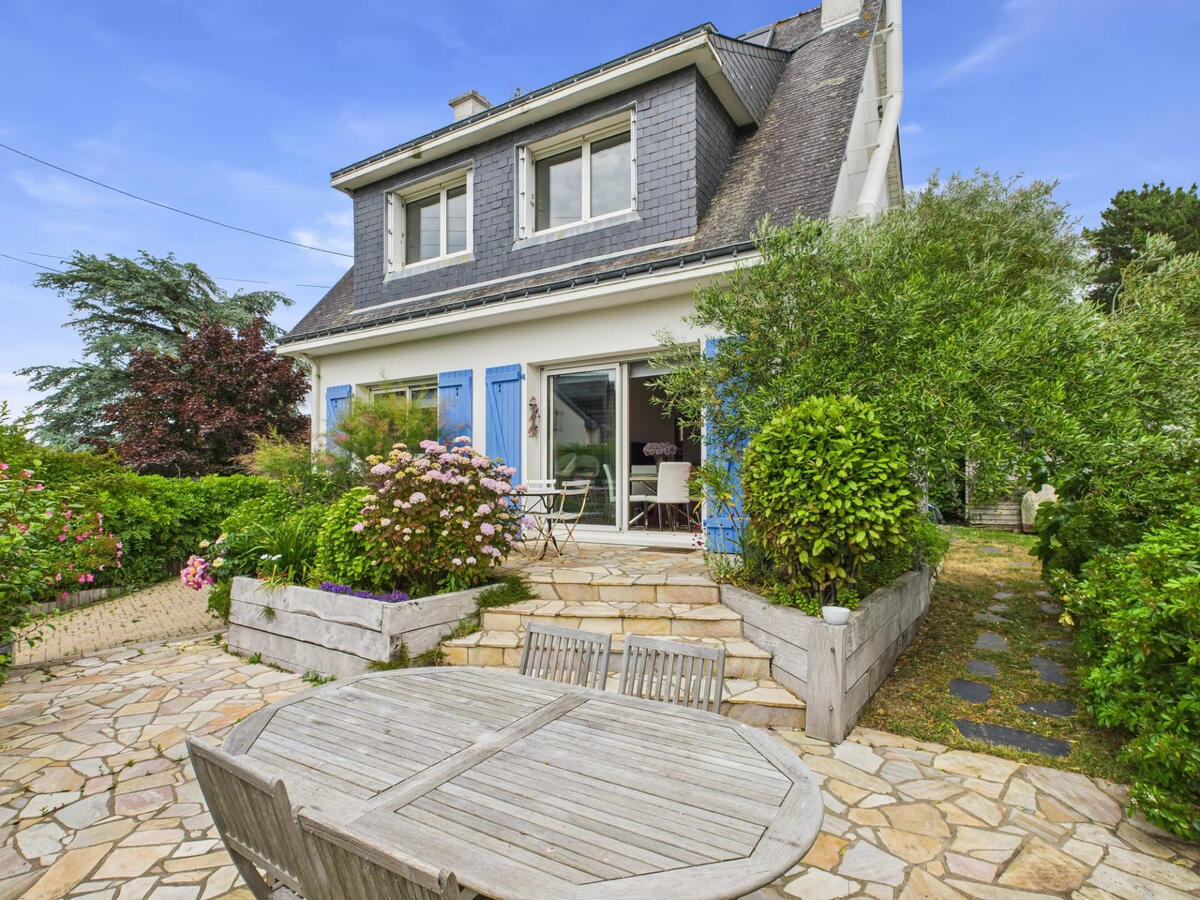 House Carnac