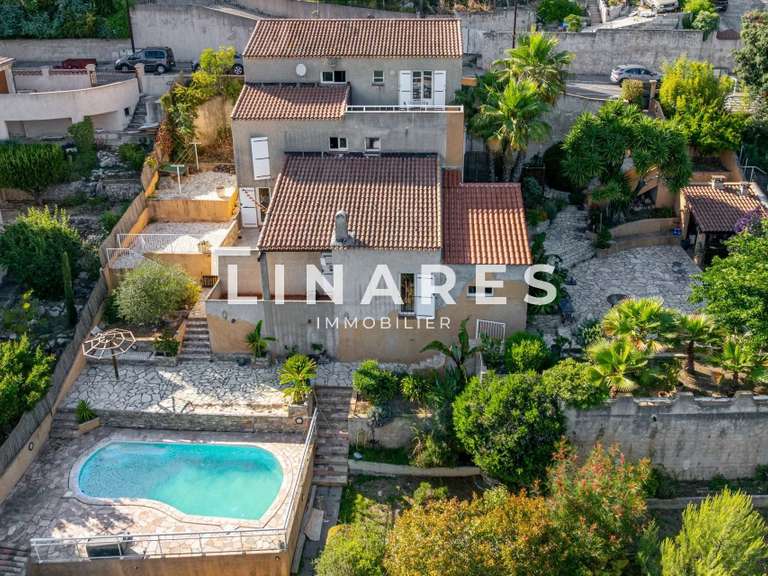 Maison Carnoux-en-Provence - 5 chambres - 287m²