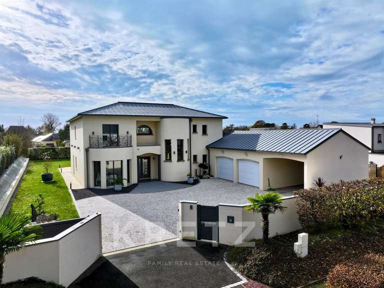 Maison Carolles - 4 chambres - 241m²