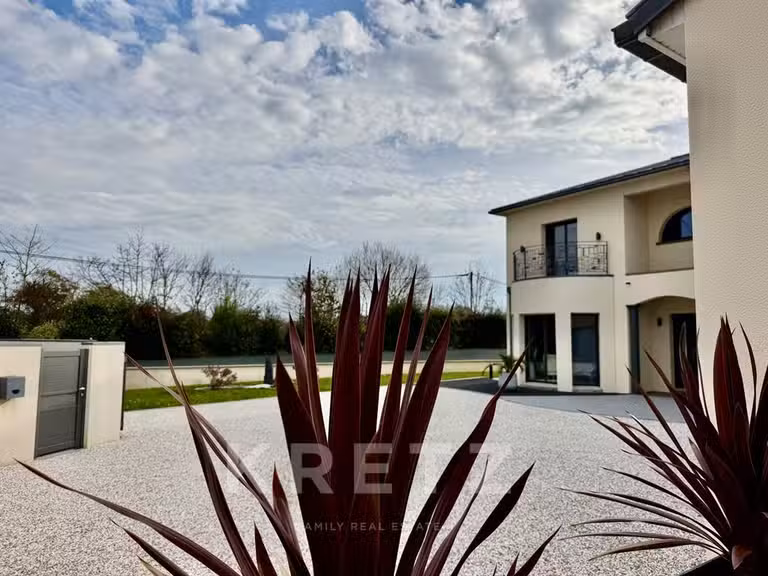Maison Carolles - 4 chambres - 241m²