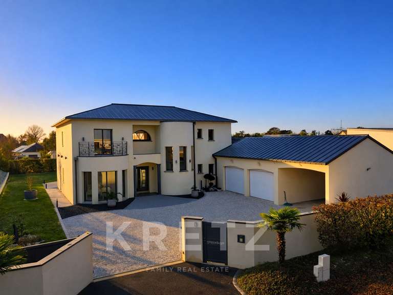 Maison Carolles - 4 chambres - 241m²