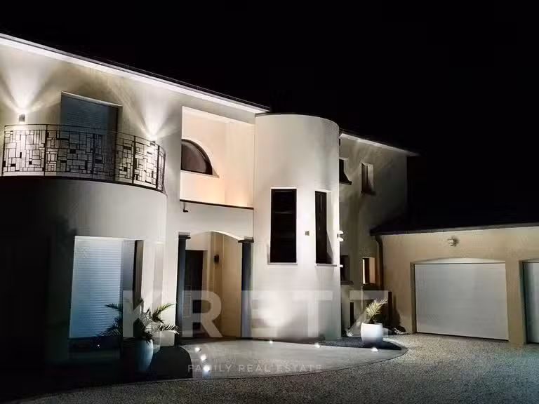 Maison Carolles - 4 chambres - 241m²