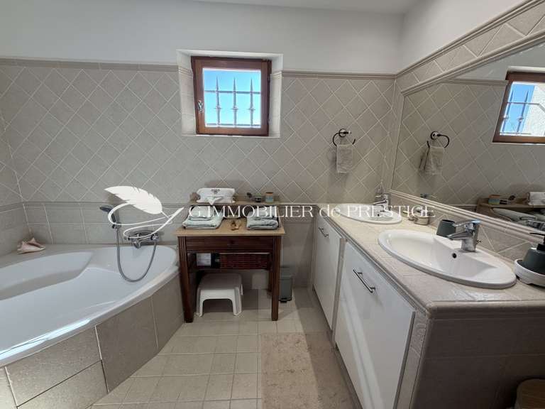 Villa Caromb - 4 chambres - 200m²