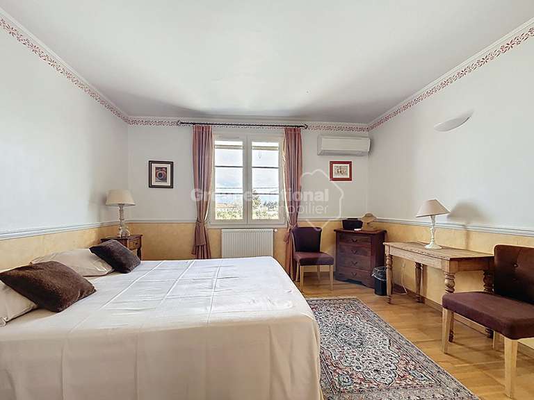 Maison Carpentras - 5 chambres - 240m²