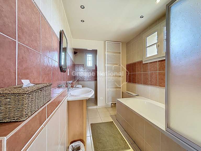 Maison Carpentras - 5 chambres - 240m²