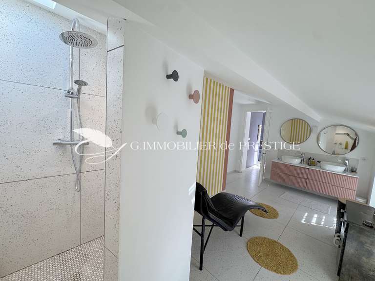 Maison Carpentras - 5 chambres - 285m²