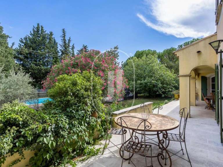 Villa Carpentras - 4 chambres - 191m²