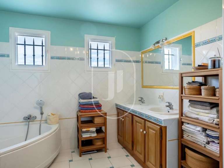 Villa Carpentras - 4 chambres - 191m²