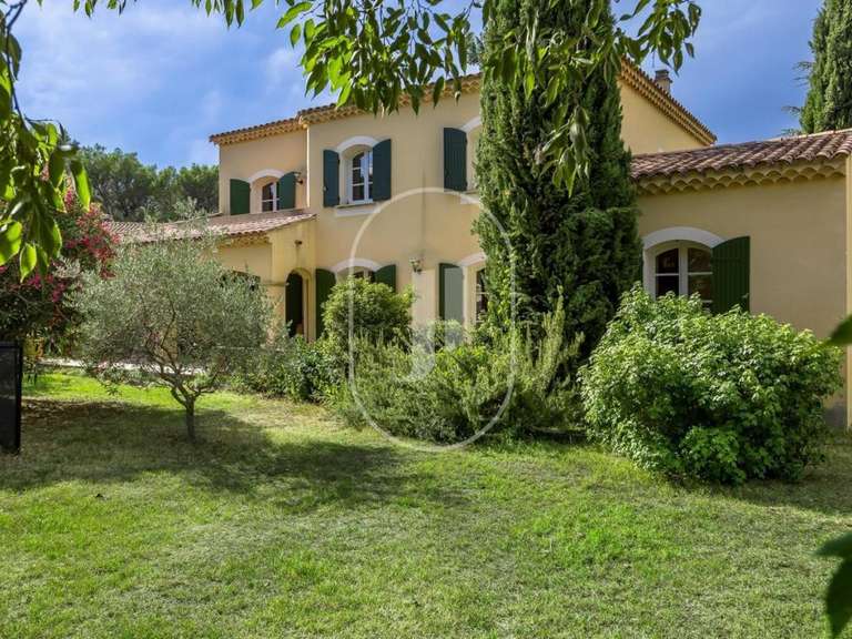 Villa Carpentras - 4 chambres - 191m²